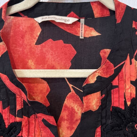 Soft Surroundings Floral‎ Hibiscus Black Embroidered Pintuck Tunic Top L Light - Picture 4 of 9